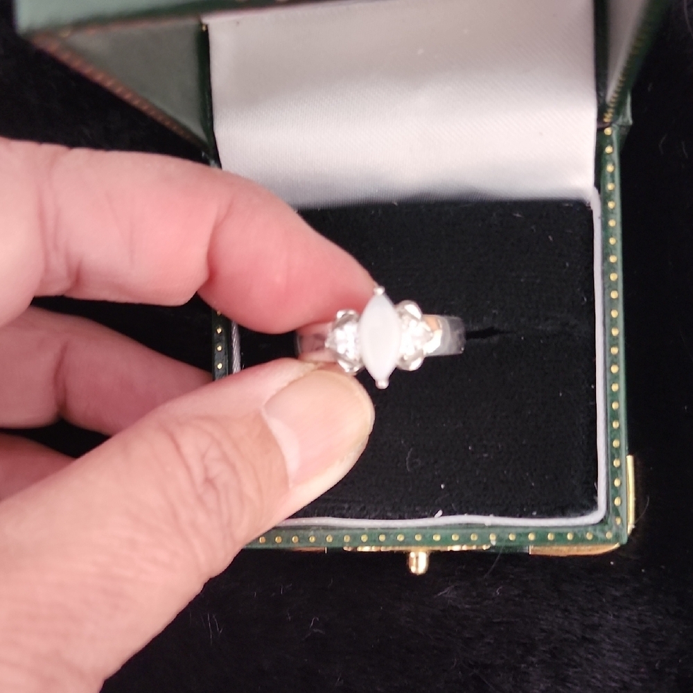 Elegant Silver and Turquoise Ring Set - Picture 9 of 9